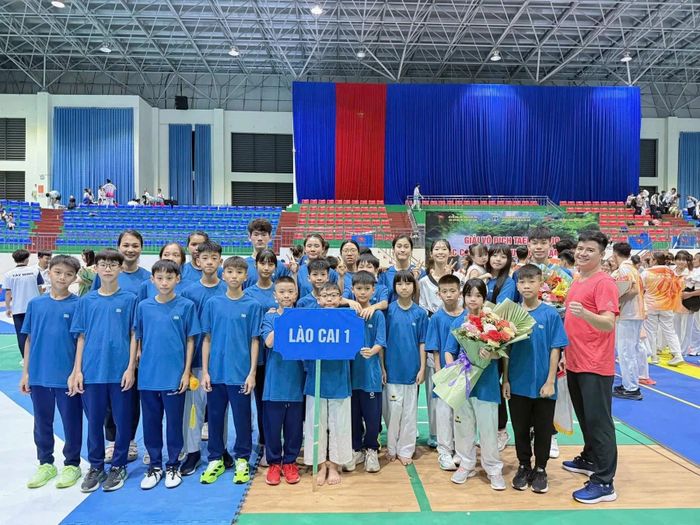 Đoàn Lào Cai tham gia giải.
