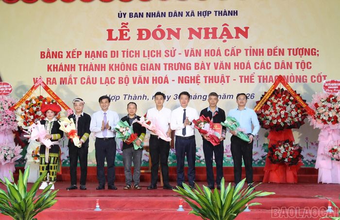 Ra mắt Câu lạc bộ Văn hóa - Nghệ thuật - Thể thao nòng cốt xã Hợp Thành.