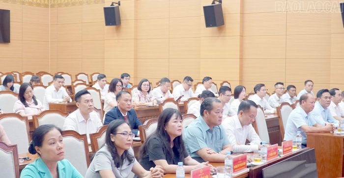 Các đại biểu dự hội nghị.