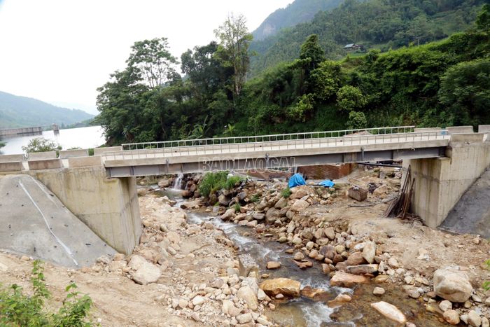 Cầu Pờ Hồ và cầu Pờ Hồ 2, xã Mường Hum có tổng đầu tư trên 6,5 tỷ đồng.