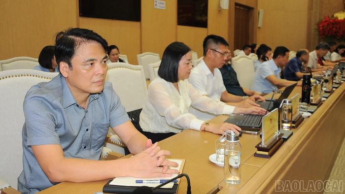 Đại biểu dự tổng kết cuộc thi trắc nghiệm trực tuyến.