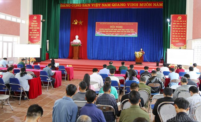 Quang cảnh hội nghị.