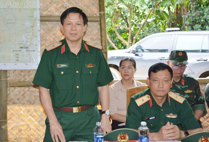 Thiếu tướng Nguyễn Hồng Thái - Phó Chính ủy Quân khu 2 phát biểu tại buổi làm việc.