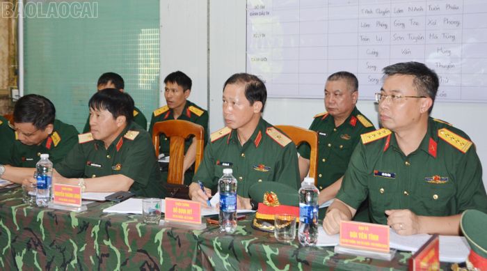 Đại biểu dự buổi làm việc.