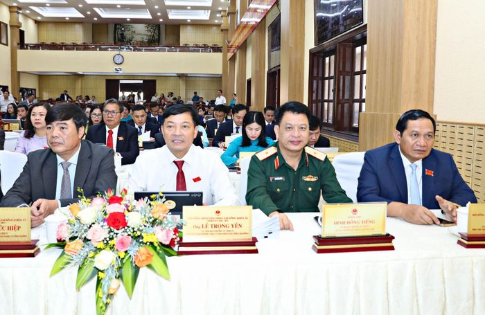 Các đồng chí trong Ban Thường vụ Tỉnh ủy tham dự khai mạc Kỳ họp thứ tư, HĐND tỉnh Lâm Đồng khóa XI, nhiệm kỳ 2026-2031