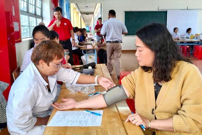 Khám sàng lọc trước khi hiến máu