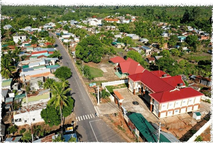 Diện mạo xã nông thôn mới Đông Giang ngày càng phát triển