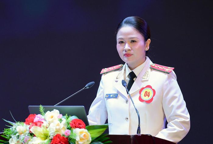 Phần thi thuyết trình của thí sinh Lương Thị Trang thuộc Đảng bộ Công an tỉnh.