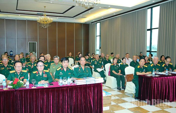 Các đại biểu dự hội nghị.
