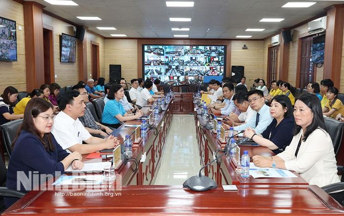 Các đại biểu dự lễ phát động.