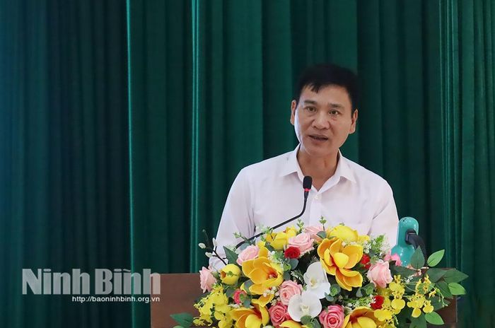 Đồng chí Kiều Hồng Quảng, Bí thư Đảng ủy, Chủ tịch HĐND xã phát biểu chỉ đạo tại hội nghị.