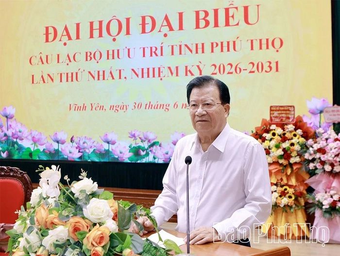 Nguyên Phó Thủ tướng Chính phủ Trịnh Đình Dũng phát biểu tại Đại hội.
