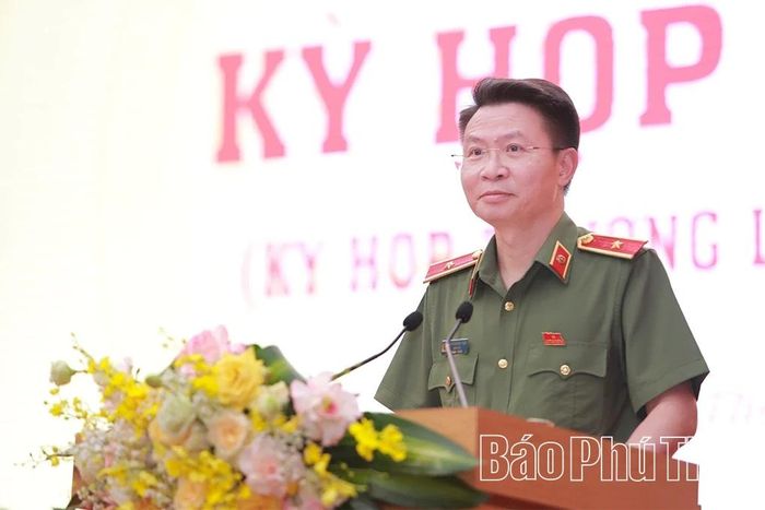 Thiếu tướng Nguyễn Minh Tuấn - Giám đốc Công an tỉnh trả lời chất vấn.