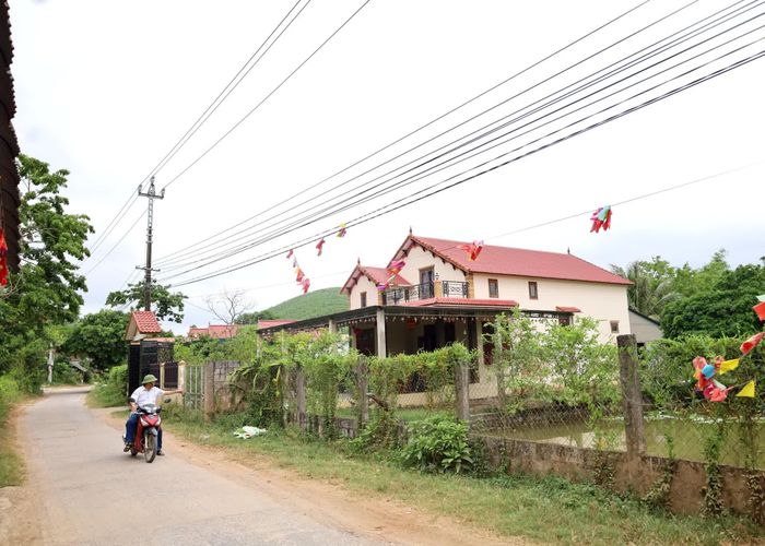 Từ nguồn nước Cẩm Ly, người dân đã mở rộng phát triển nuôi trồng thủy sản kết hợp chăn nuôi để vươn lên làm giàu - Ảnh: V.M