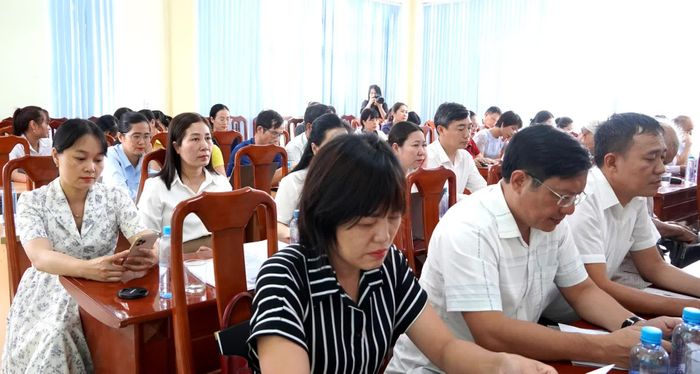 Hoạt động thông tin khoa học-công nghệ có sự cộng tác tích cực của đội ngũ cộng tác viên trong và ngoài tỉnh - Ảnh: H.Tr