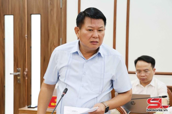 Đồng chí Phó Bí thư Thường trực Tỉnh ủy phát biểu tại hội nghị.