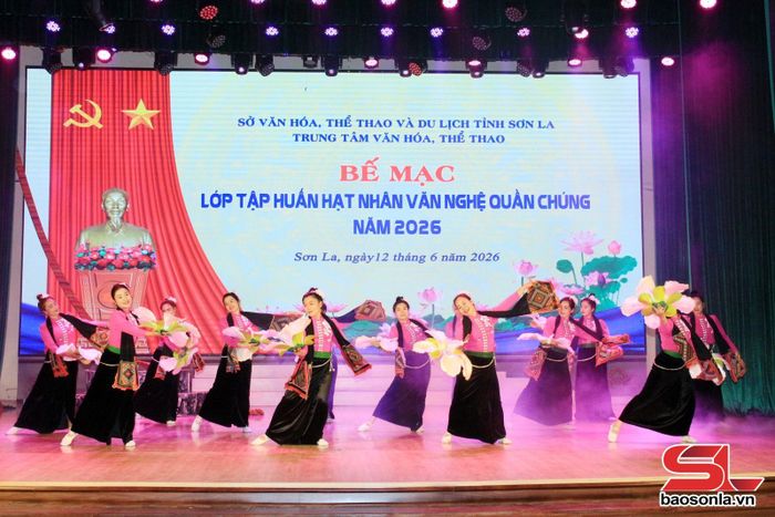 Lớp tập huấn hạt nhân văn nghệ quần chúng.