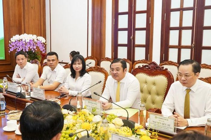  Đồng chí Phùng Quang Hiệp, Bí thứ Đảng ủy, Chủ tịch HĐTV Tập đoàn phát biểu