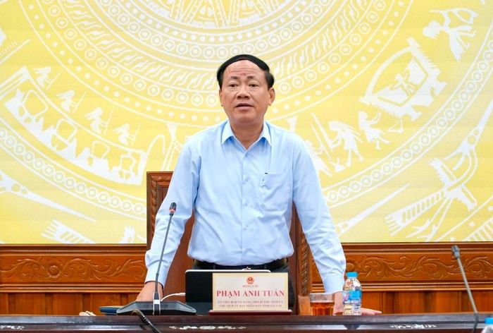 Chủ tịch UBND tỉnh Phạm Anh Tuấn yêu cầu khẩn trương hỗ trợ người dân.