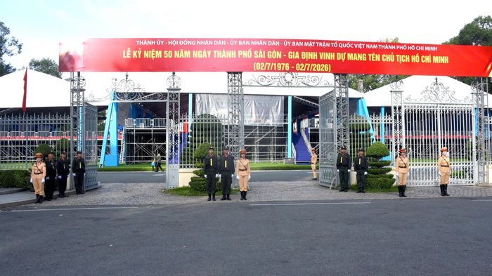 Hội trường Thống Nhất được lựa chọn là địa điểm tổ chức Lễ kỷ niệm 50 năm Ngày thành phố Sài Gòn - Gia Định vinh dự mang tên Chủ tịch Hồ Chí Minh.