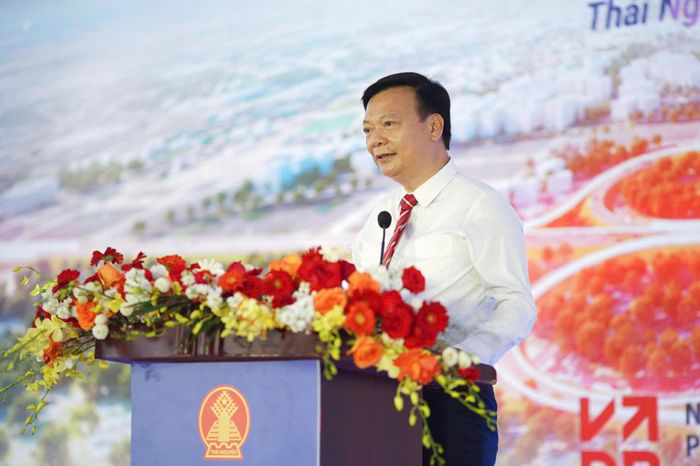 Ông Phạm Văn Khôi, Chủ tịch HĐQT - Tổng giám đốc Công ty CP Đầu tư và Xây dựng giao thông Phương Thành phát biểu tại buổi lễ.