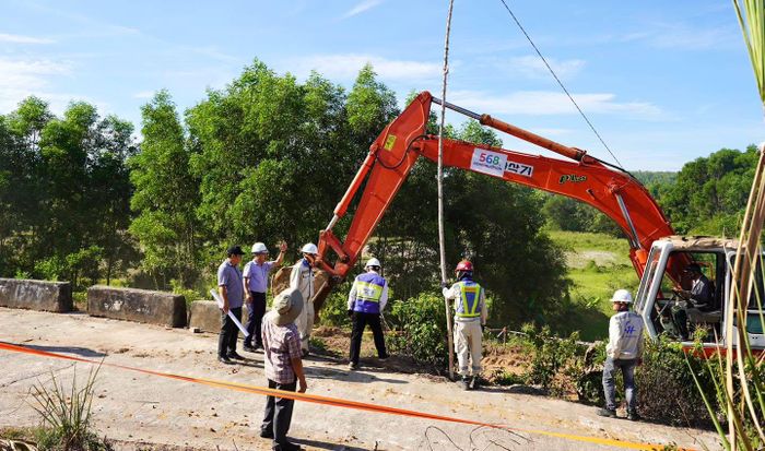 Nhà thầu nhanh chóng tập trung nhân lực, thiết bị để tổ chức thi công.