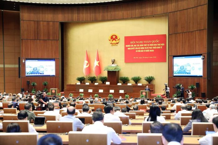 Phó Thủ tướng Thường trực Chính phủ Phạm Gia Túc trình bày tại Hội nghị. Ảnh: Đức Thanh