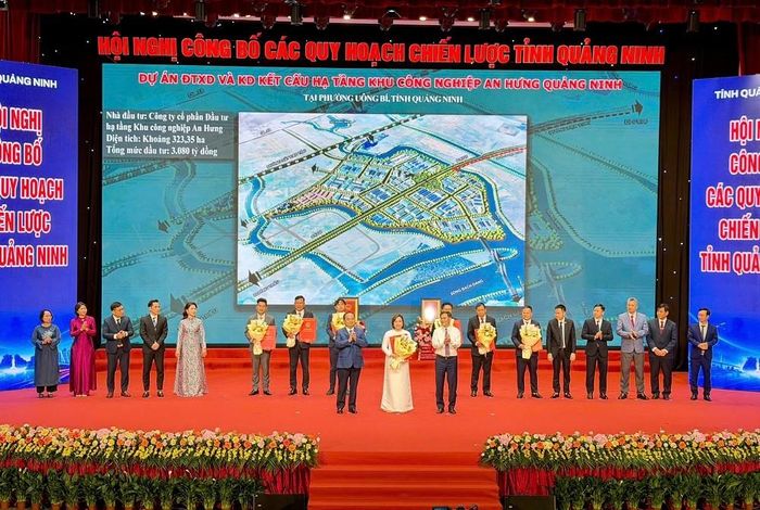 Các dự án đăng ký đầu tư và tăng vốn đã thể hiện niềm tin của cộng đồng doanh nghiệp, nhà đầu tư trong và ngoài nước vào triển vọng phát triển của Quảng Ninh. Ảnh T.T
