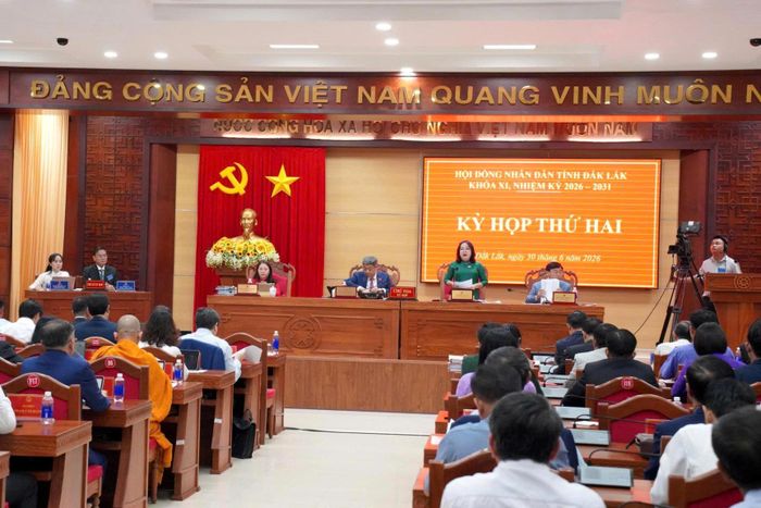 Phó Bí thư Thường trực Tỉnh ủy, Chủ tịch HĐND tỉnh Cao Thị Hòa An phát biểu tại Kỳ họp thứ Hai, HĐND tỉnh Đắk Lắk khóa XI