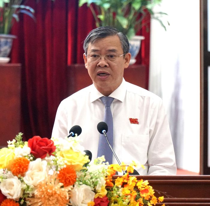 Chủ tịch UBND TP. Cần Thơ Trương Cảnh Tuyên phát biểu tại kỳ họp
