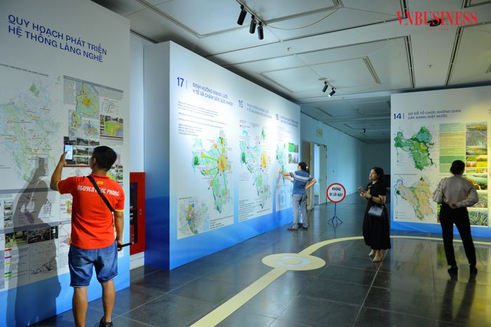 Bên cạnh hạ tầng, quy hoạch mới dành nhiều diện tích cho hệ thống công viên, mặt nước, hành lang xanh và không gian công cộng. Mục tiêu không chỉ là xây dựng một đô thị hiện đại mà còn hướng tới một thành phố đáng sống, cân bằng giữa phát triển và bảo tồn.