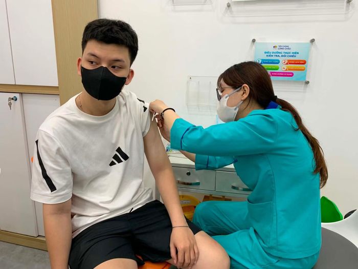 Vaccine HPV tiêm dịch vụ hiện có giá gần 3 triệu đồng/mũi.