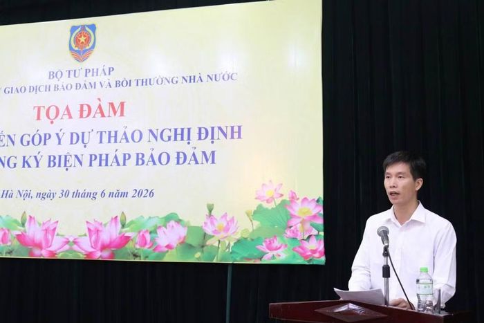  Ông Phạm Trường Hải, Phó Trưởng phòng Quản lý nghiệp vụ và đăng ký biện pháp bảo đảm, Cục Đăng ký giao dịch bảo đảm và Bồi thường Nhà nước giới thiệu những nội dung cơ bản của dự thảo Nghị định. 