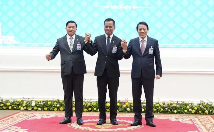 Hội nghị thường niên Bộ trưởng Công an, Nội vụ Campuchia - Lào - Việt Nam lần thứ 2 ra tuyên bố chung, tăng cường phối hợp và hợp tác trong công tác bảo đảm an ninh, trật tự xã hội của ba nước.