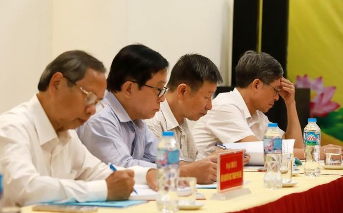 Lãnh đạo Hội Khuyến học các tỉnh Bắc miền Trung tham gia hội nghị. Ảnh: Quốc Huy