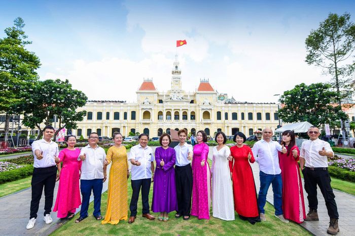 Lời chào cho một hành trình dài chưa bao giờ là điều dễ dàng nhưng chúng tôi hiểu rằng, điểm kết thúc của một con đường cũng chính là nơi mở ra những hướng đi mới.