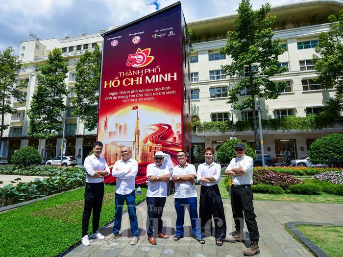 Những phóng viên, nhà báo say nghề vẫn lặng lẽ bước đi, dùng ống kính và ngòi bút tử tế để dệt nên bức tranh du lịch TP.HCM rực rỡ sắc màu...