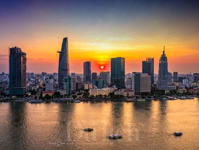 Không phải là lời tạm biệt, chỉ là một lần chuyển bước để tiếp tục tìm kiếm những khoảnh khắc đẹp của mảnh đất này bằng tất cả sự say mê còn nguyên vẹn.