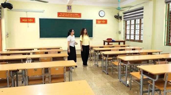 Cơ sở vật chất tại Hội đồng coi thi Trường THPT Thành phố được chuẩn bị đầy đủ, sẵn sàng phục vụ kỳ thi.