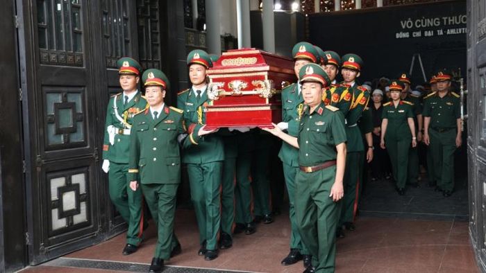 Lễ di quan Đại tá, Anh hùng Lực lượng vũ trang nhân dân La Văn Cầu.