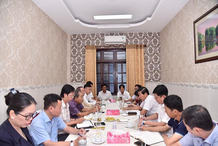 Nguyên Phó Trưởng ban Thường trực Ban Nội chính Trung ương Võ Văn Dũng làm việc với lãnh đạo sở, ngành và địa phương về định hướng phát triển du lịch trên địa bàn phường Bạc Liêu.