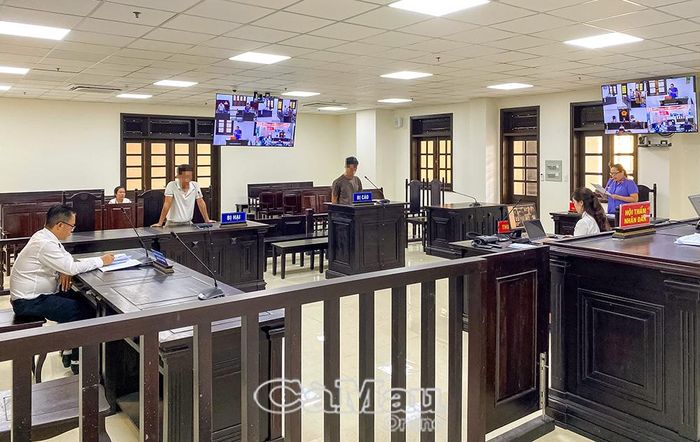 TAND Khu vực 6 - Cà Mau tổ chức phiên tòa xét xử trực tuyến kết hợp công khai chứng cứ bằng hình ảnh, video.