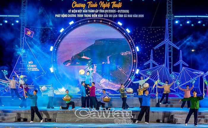 Các tiết mục được dàn dựng công phu, mang đến chương trình nghệ thuật đặc sắc phục vụ khán giả.
