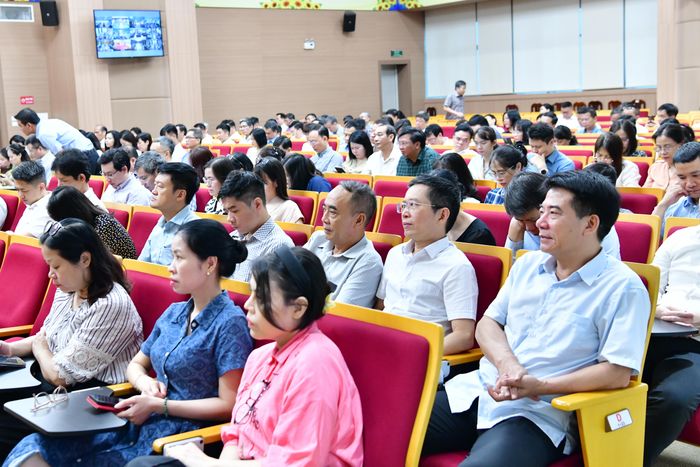 Các đảng viên của Đảng bộ KTNN tham dự Hội nghị tại điểm cầu Trụ sở KTNN - 116 Nguyễn Chánh. Ảnh: M. Thúy