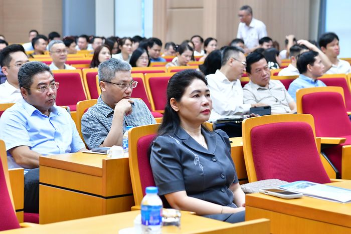 Phó Bí thư Đảng ủy, Phó Tổng Kiểm toán nhà nước Hà Thị Mỹ Dung dự Hội nghị tại điểm cầu Trụ sở KTNN. Ảnh: M. Thúy