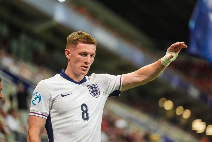 Tiền vệ Elliot Anderson mở ra chương mới trong sự nghiệp cùng Manchester City