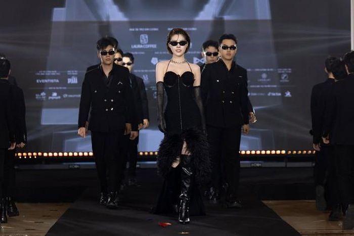 Nữ rapper là một trong số những người đẹp nổi bật, nhận được sự chú ý của khán giả khi tham gia Miss Grand Vietnam 2026. Ảnh: BTC