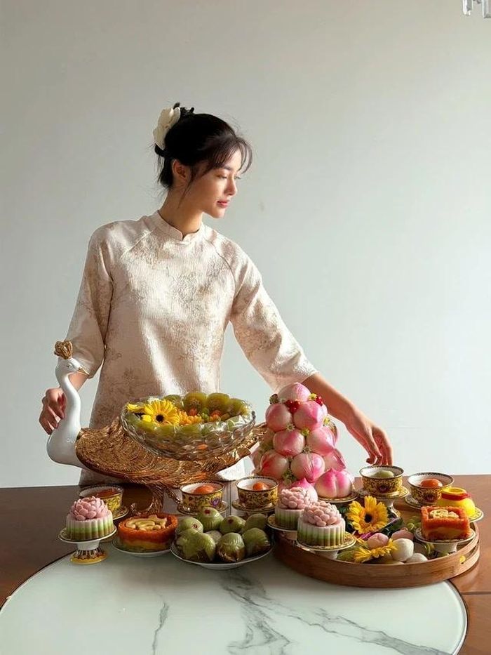 Lona Kiều Loan cũng nhiều lần khoe sự đảm đang, khéo léo.