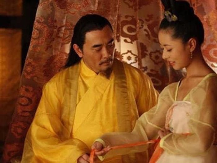 Chỉ trong vài năm, bà lần lượt thuộc về Cao Vĩ, Vũ Văn Đạt rồi Lý Tuân, ba lần trở thành "chiến lợi phẩm" trong những cuộc thay đổi quyền lực. Ảnh minh họa 