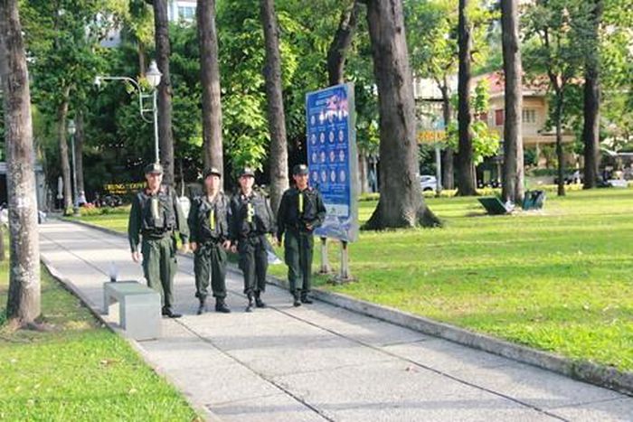 Lực lượng cảnh sát cơ động thường xuyên tuần tra, kiểm soát khu vực xung quanh diễn ra sự kiện